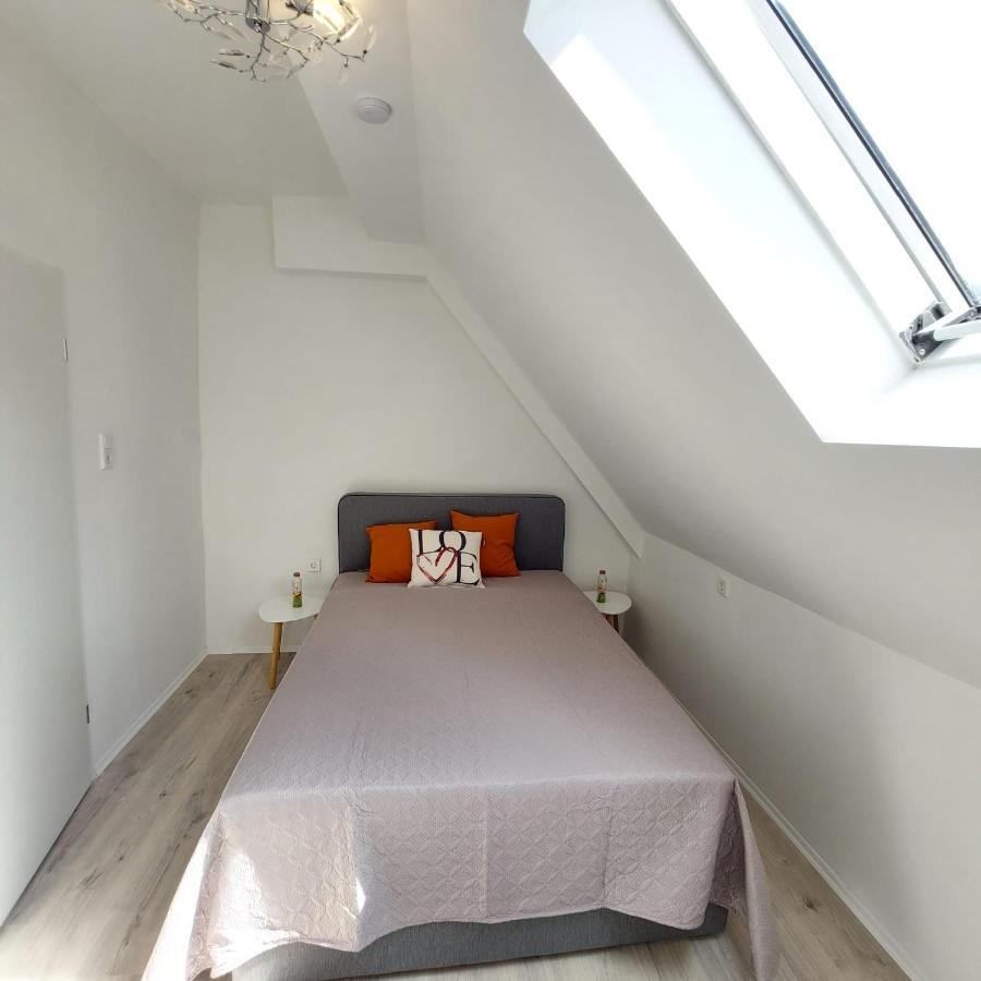 Hotel 24 Bilstein Bagian luar foto