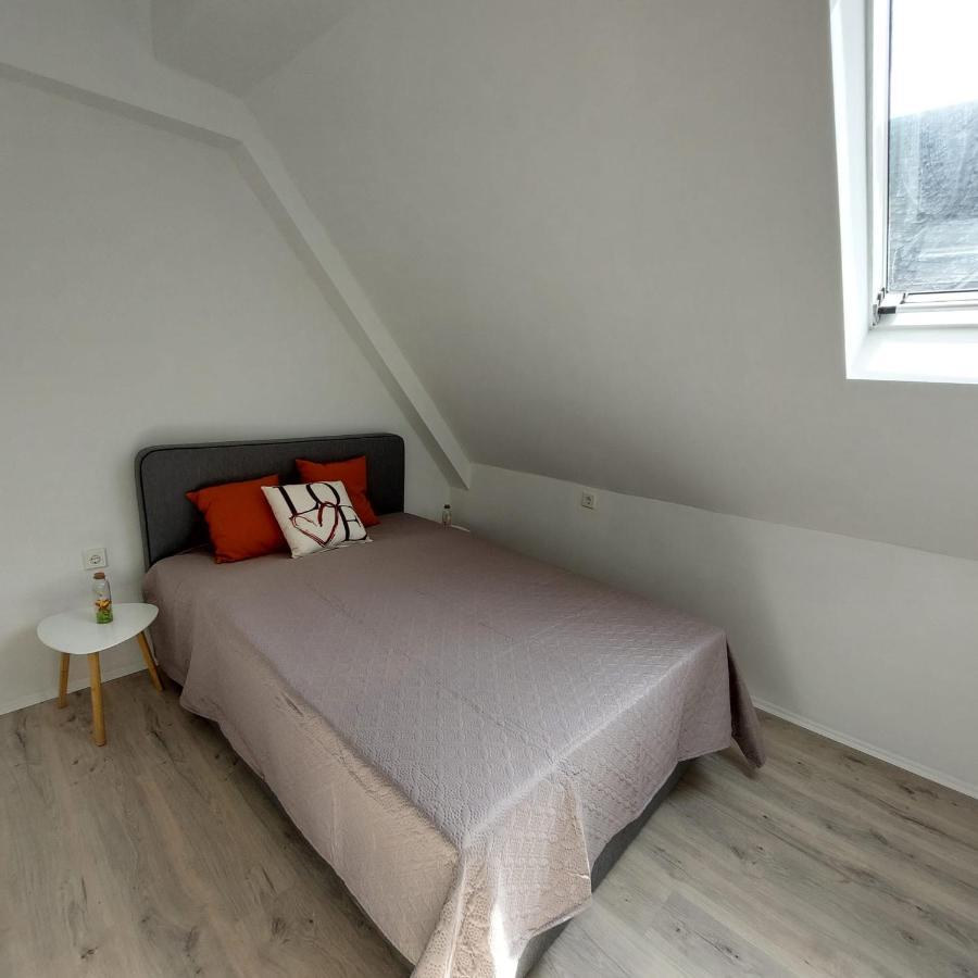 Hotel 24 Bilstein Bagian luar foto